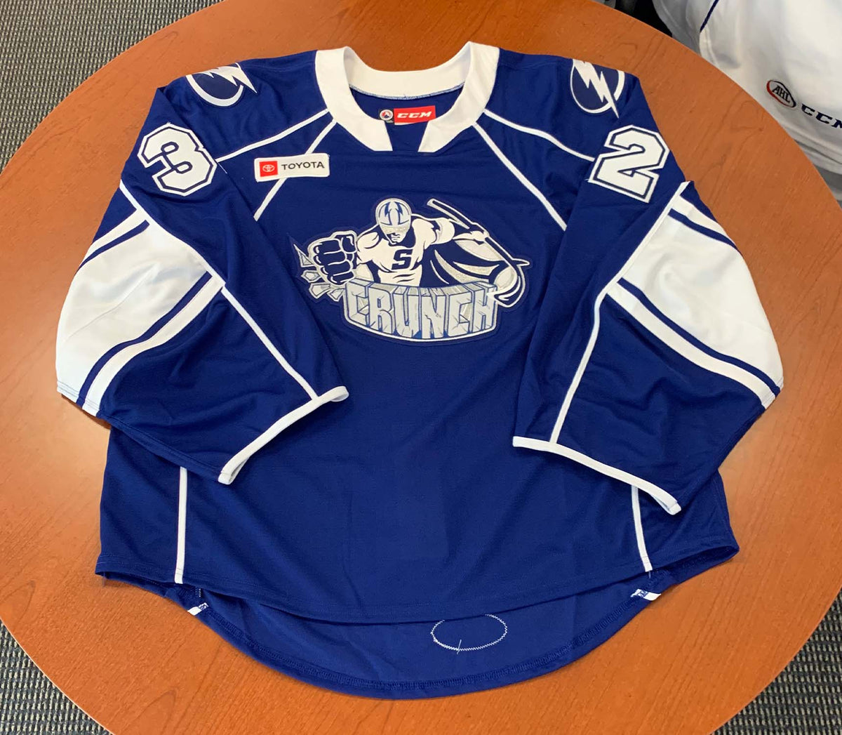 32 Ty Taylor Blue Jersey - 2021-22 – Syracuse Crunch Official Team Store